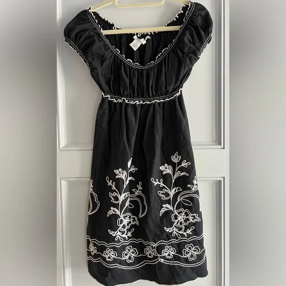 Max Studio | Dresses | Max Studio Cap Sleeve Lined Embroidered Black Dress  Size Small | Poshmark